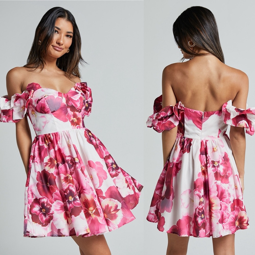 NWT Showpo Cheryl Mini Dress Off The Shoulder Sweetheart Flare in Floral Pink